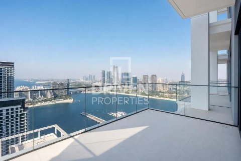 Квартира с 4 спальнями в EMAAR Beachfront, ОАЭ №192307
