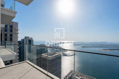Квартира с 4 спальнями в EMAAR Beachfront, ОАЭ №192307 3