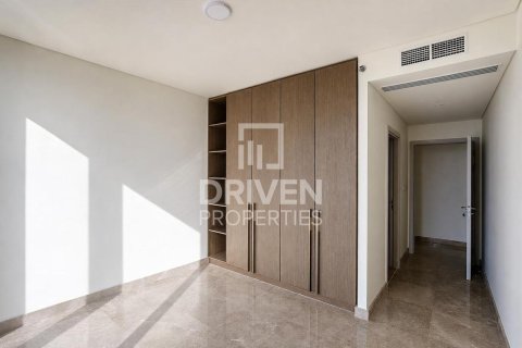 Квартира с 4 спальнями в EMAAR Beachfront, ОАЭ №192307 20