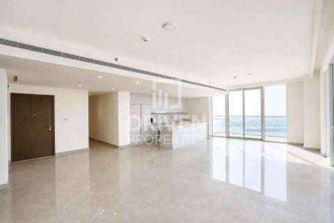 Квартира с 4 спальнями в EMAAR Beachfront, ОАЭ №192307 6