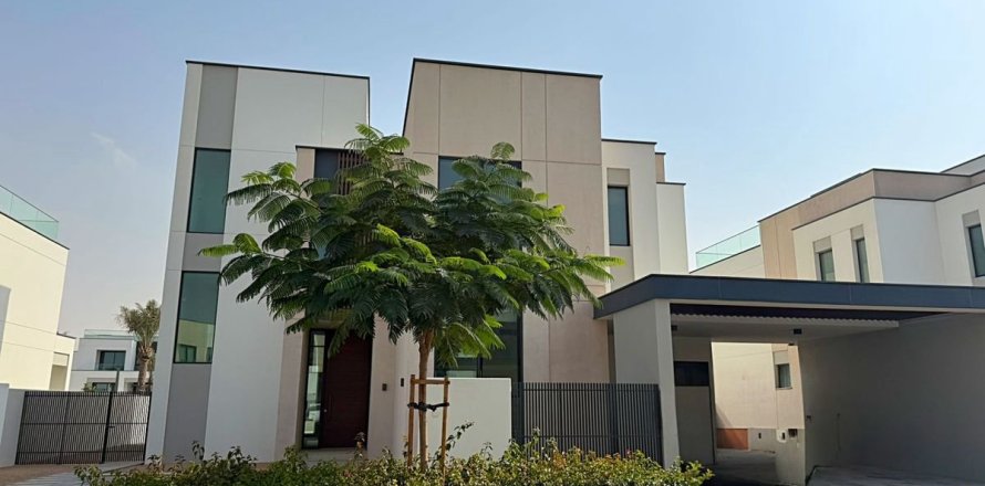 5 bedrooms Villa in Dubai, UAE No. 142726