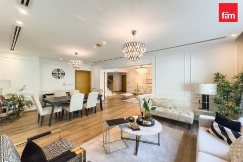 Вилла с 4 спальнями в Дубай, ОАЭ №142729 5