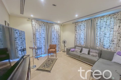 4 غرف نوم فيلا في Legacy, الإمارات العربية المتحدة رقم 188096 9