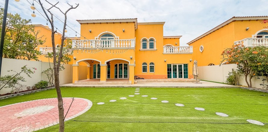 5 bedrooms Villa in Legacy, UAE No. 188097