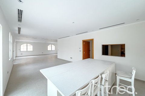 5 bedrooms Villa in Legacy, UAE No. 188097 11