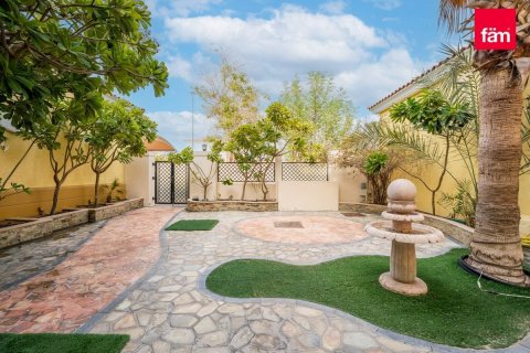 Villa de 3 dormitorios en Dubai, UAE No. 102540 21