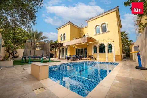 Villa de 3 dormitorios en Dubai, UAE No. 102540 1