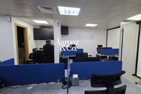 126مربع، مكتب في أبراج بحيرة جميرا, الإمارات العربية المتحدة رقم 163002 12