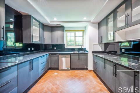 Villa de 4 dormitorios en Jumeirah Islands, UAE No. 203762 6