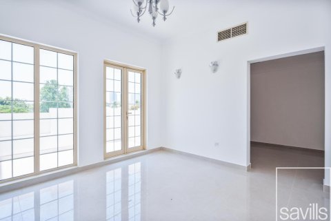 Villa de 4 dormitorios en Jumeirah Islands, UAE No. 203762 9