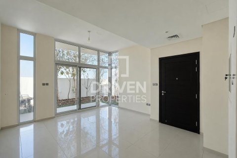 3 bedrooms Townhouse in Dubai, UAE No. 199894 6