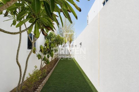 3 bedrooms Townhouse in Dubai, UAE No. 199894 23