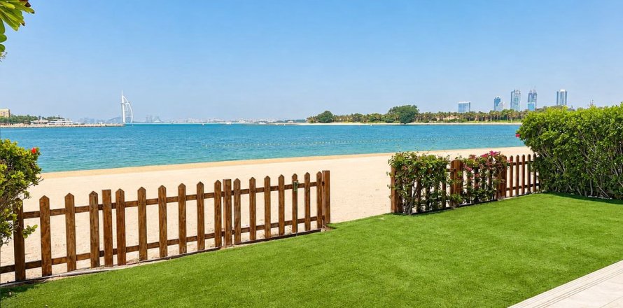 Villa de 5 dormitorios en Palm Jumeirah, UAE No. 205838