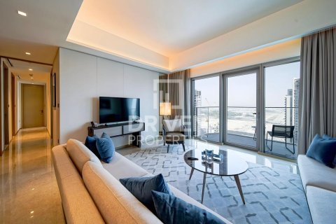 Квартира с 3 спальнями в Address Harbour Point, ОАЭ №193615