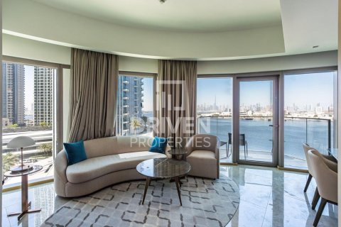 Квартира с 2 спальнями в Address Harbour Point, ОАЭ №193619