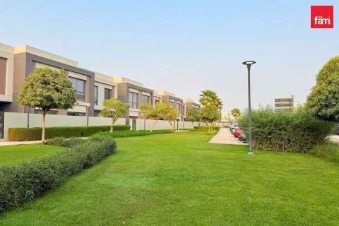 Villa de 3 dormitorios en Dubai, UAE No. 210237