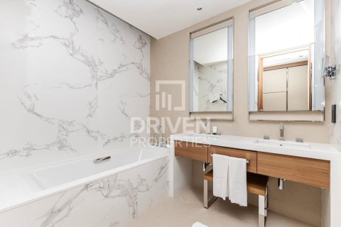 Квартира с 2 спальнями в The Address Residences Dubai Opera, ОАЭ №192461 16