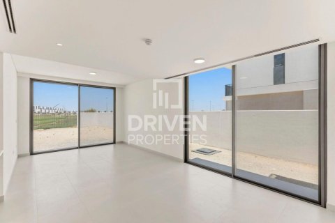 4 bedrooms Villa in EMAAR South, UAE No. 192569 4