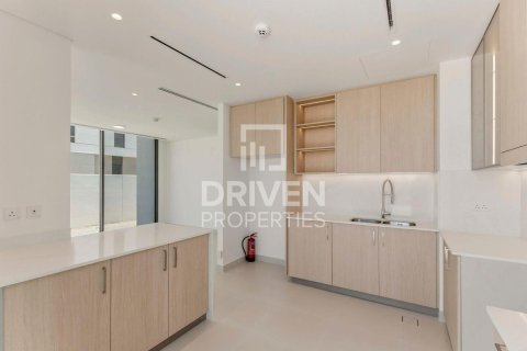 4 bedrooms Villa in EMAAR South, UAE No. 192569 17