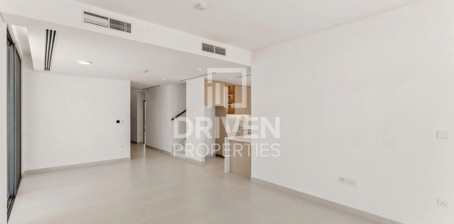 4 bedrooms Villa in EMAAR South, UAE No. 192569