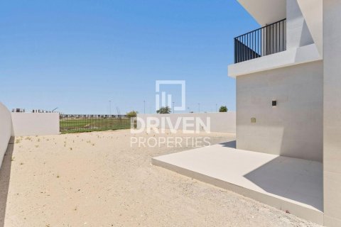 4 bedrooms Villa in EMAAR South, UAE No. 192569 22