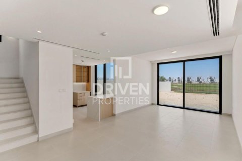 4 bedrooms Villa in EMAAR South, UAE No. 192569 3