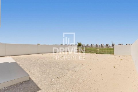 4 bedrooms Villa in EMAAR South, UAE No. 192569 24