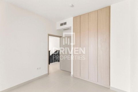 4 bedrooms Villa in EMAAR South, UAE No. 192569 10
