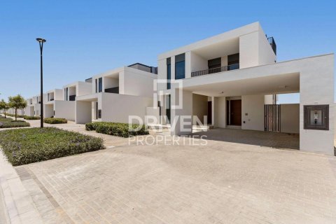 4 bedrooms Villa in EMAAR South, UAE No. 192569 29