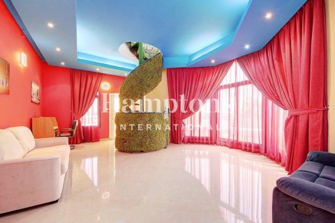 Villa de 7 dormitorios en Emirates Hills, UAE No. 163198 17