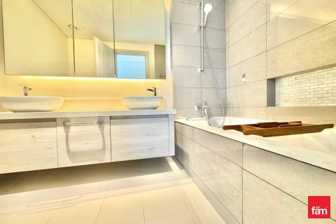 Квартира с 2 спальнями в Дубай, ОАЭ №135572 9