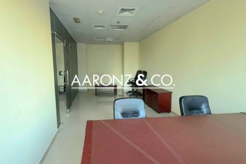 87m² Office in Business Bay, UAE No. 139961 8