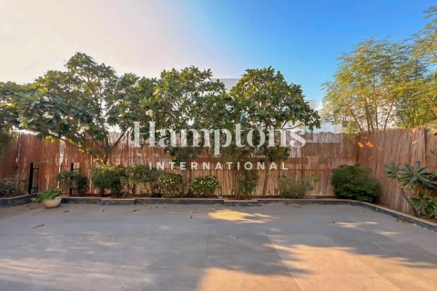 Townhouse de 5 dormitorios No. 131116 3