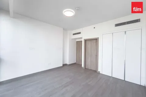 3 bedrooms Apartment in Dubai, UAE No. 168829 6