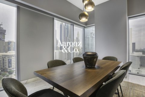 Appartement de 2 chambres à Central Park Tower, UAE No. 210187 9
