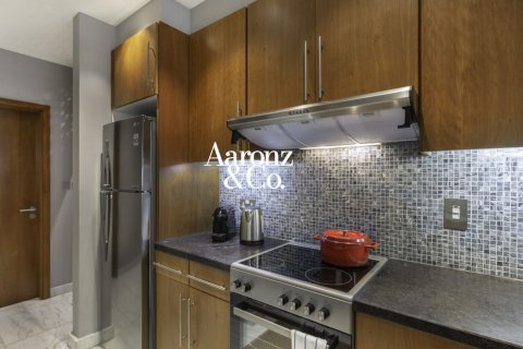 Appartement de 2 chambres à Central Park Tower, UAE No. 210187 10