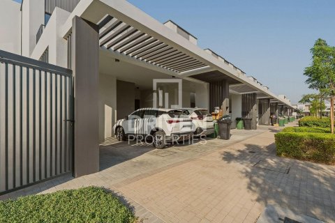 4 bedrooms Villa in EMAAR South, UAE No. 188545 21