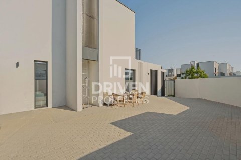 4 bedrooms Villa in EMAAR South, UAE No. 188545 19