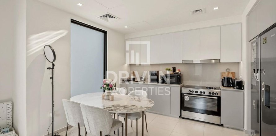 4 bedrooms Villa in EMAAR South, UAE No. 188545