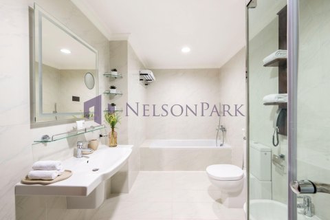 3 bedrooms Apartment in Doha, Qatar No. 57725 4