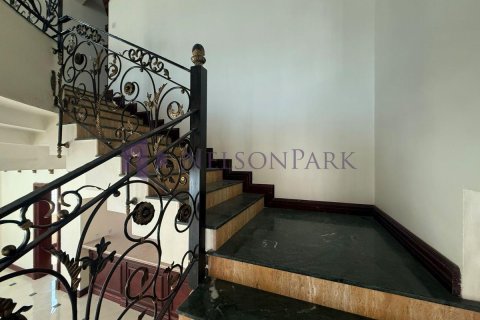 Villa de 4 chambres à Doha, Qatar No. 57727 10
