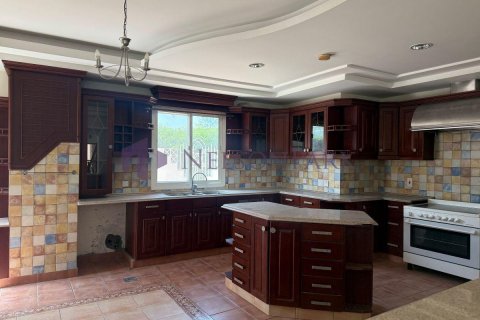 Villa de 4 chambres à Doha, Qatar No. 57727 5