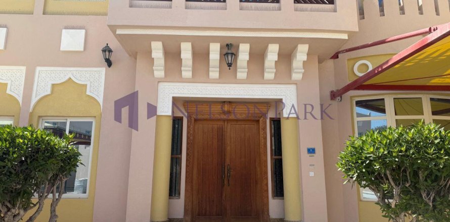 Villa de 4 chambres à Doha, Qatar No. 57727