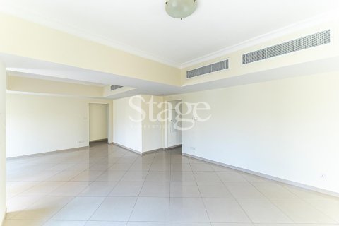 2 bedrooms Apartment in Dubai Land, UAE No. 185802 13