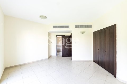 2 bedrooms Apartment in Dubai Land, UAE No. 185802 8