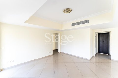 2 bedrooms Apartment in Dubai Land, UAE No. 185802 5
