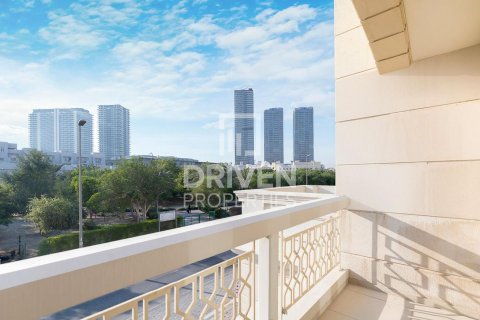 4 bedrooms Townhouse in District 10, UAE No. 200439 8