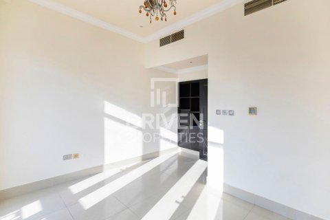 4 bedrooms Townhouse in District 10, UAE No. 200439 13
