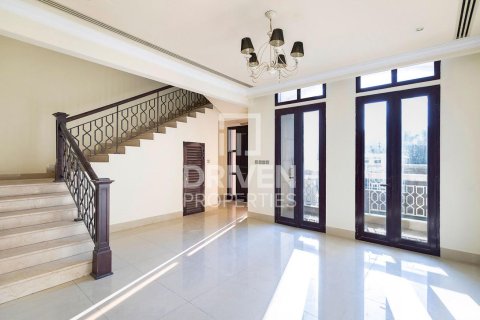 4 bedrooms Townhouse in District 10, UAE No. 200439 11