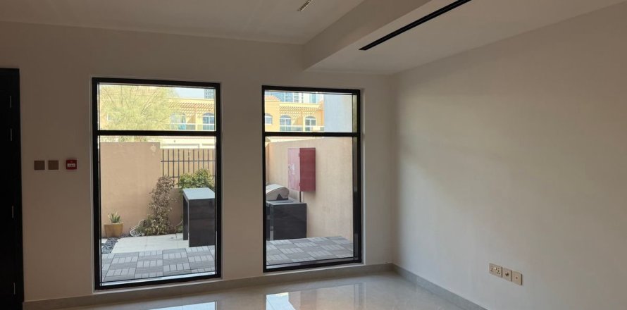 4 bedrooms Villa  No. 117847